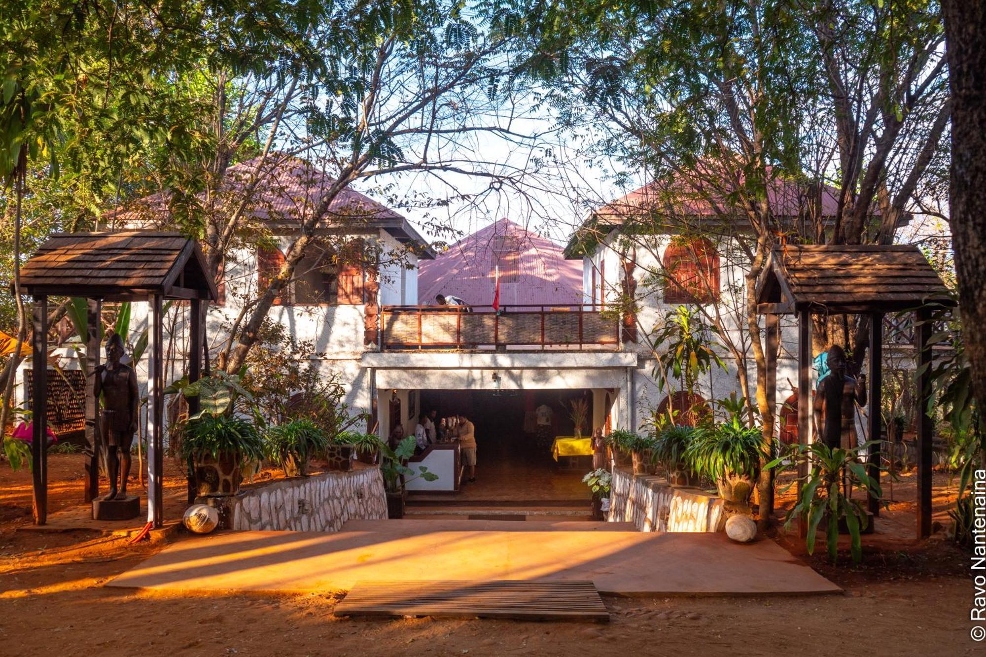 Hotel Olympe De Bemaraha à Bekopaka Extérieur photo
